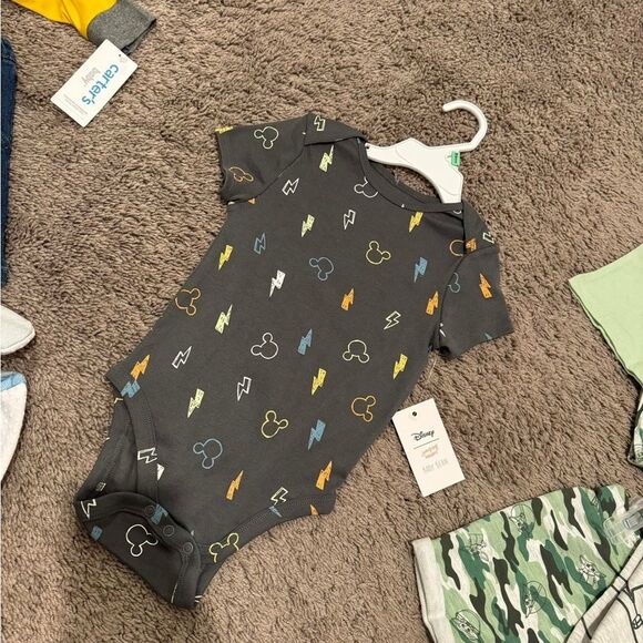 Assorted Baby Onesies and Rompers, shorts and tees 18-24 months - Picture 10 of 10